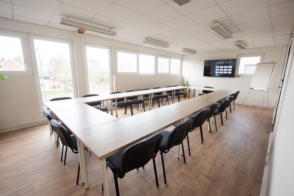 Salle de formation / réunion de 30m2 (max 20 personnes, 1 jour)